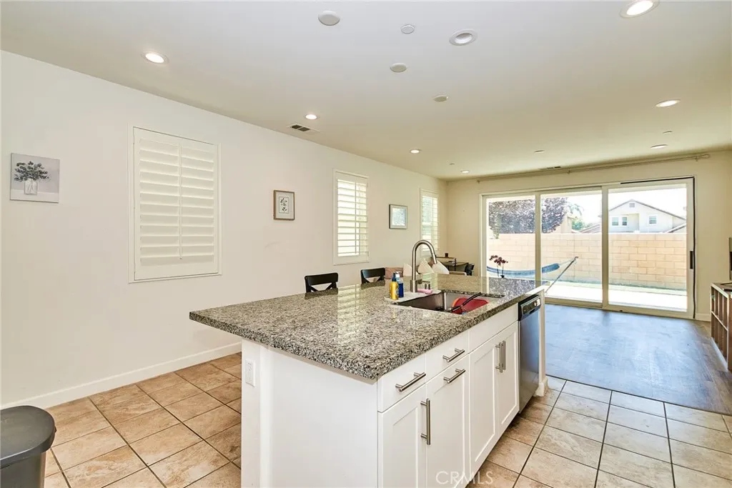 6914 Old Mill Avenue, Chino, California 91710 home-pic-15